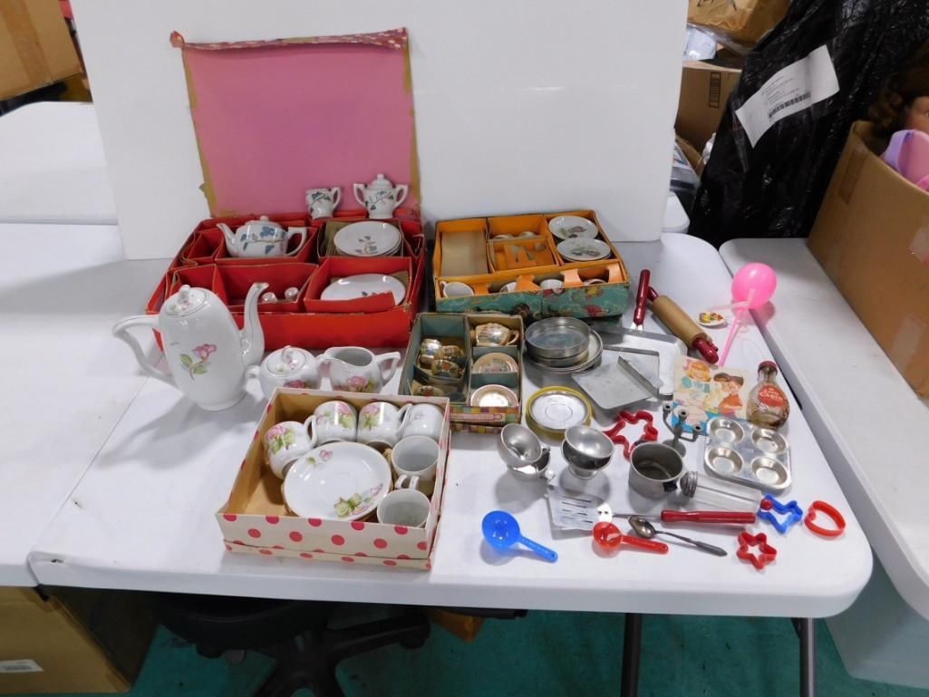 Vintage Tea Sets, Children's Tea Sets, Toy Bakeware, etc (1 of 6)