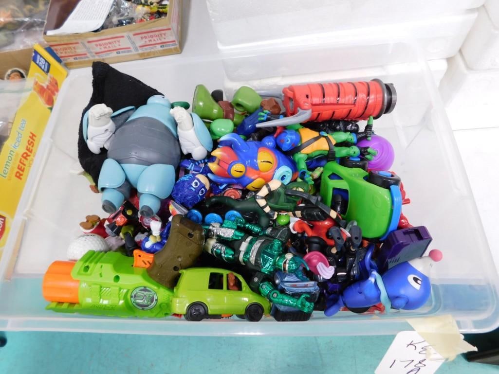 Lot of Small Toys, Action Figures, etc: Lot of Small Toys, Action Figures, etc