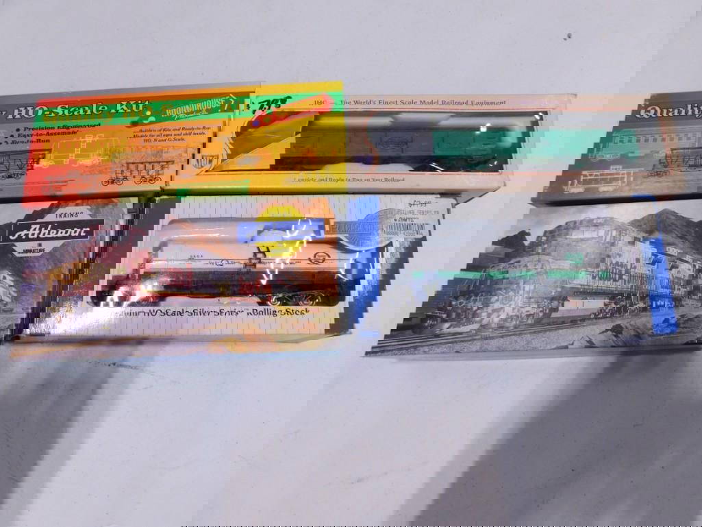 2 Ho Scale Model Railroad Train Cars And 2 Ho Scale Train Car Kits Auction