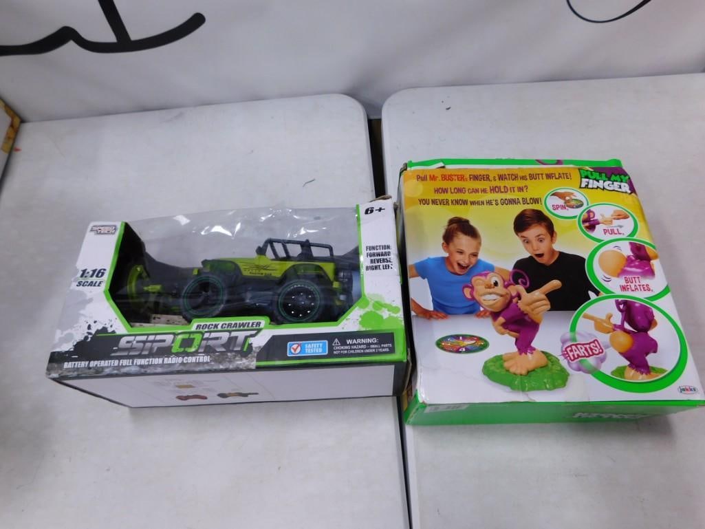 Toy Lot incl 1:16 Scale Battery Operated Rock Crawler Truck and Pull My Finger Game (1 of 3)