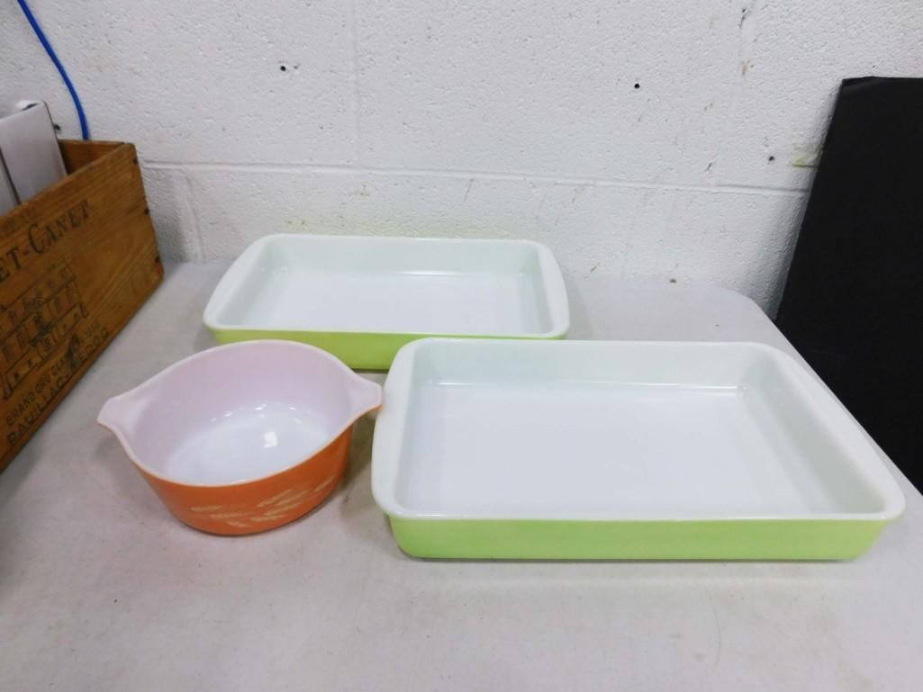 2 Vintage Pyrex Lime Green Rectangle Baking Dishes and a 750 ml Autumn Harvest Casserole Dish (1 of 4)