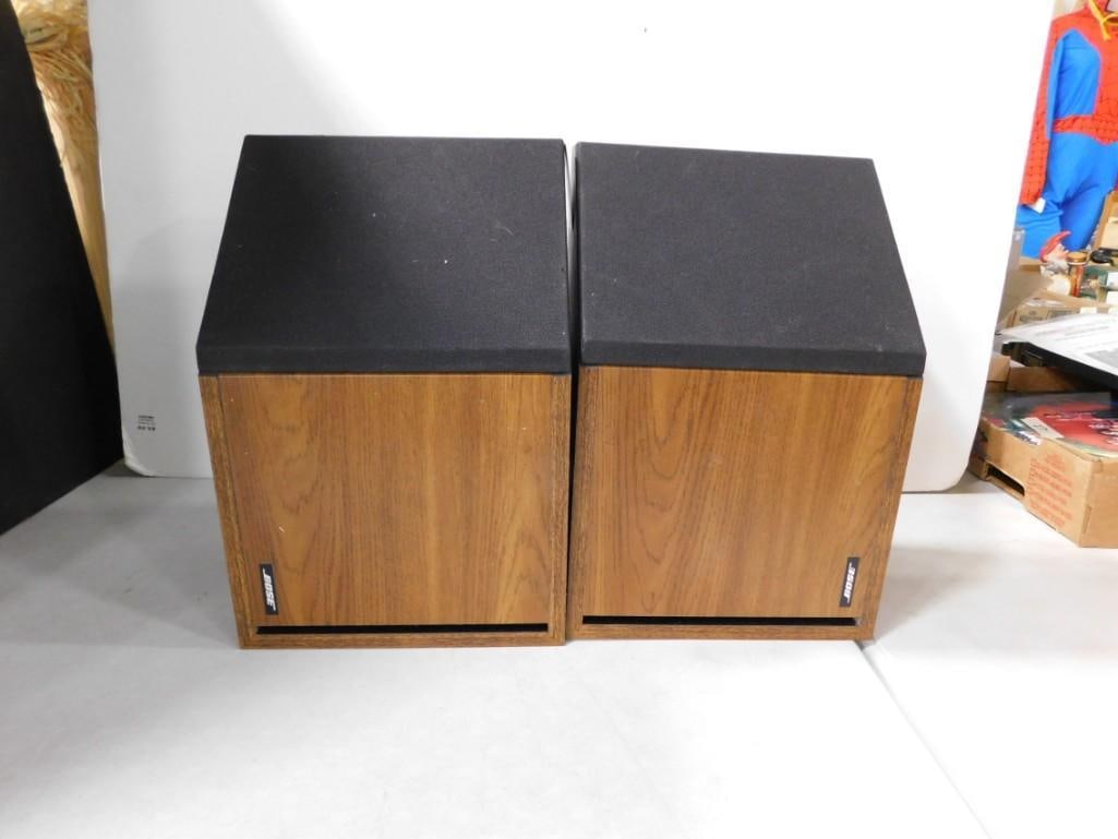 Pair of Bose Shelf Speakers 2.2: Pair of Bose Shelf Speakers 2.2