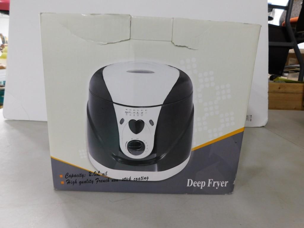 New in package Deep Fryer - 2 liter (1 of 2)