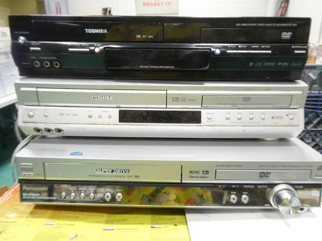 Lot of 3 VHS / DVD combo players including Panasonic Omnivision, Toshiba (1 of 7)
