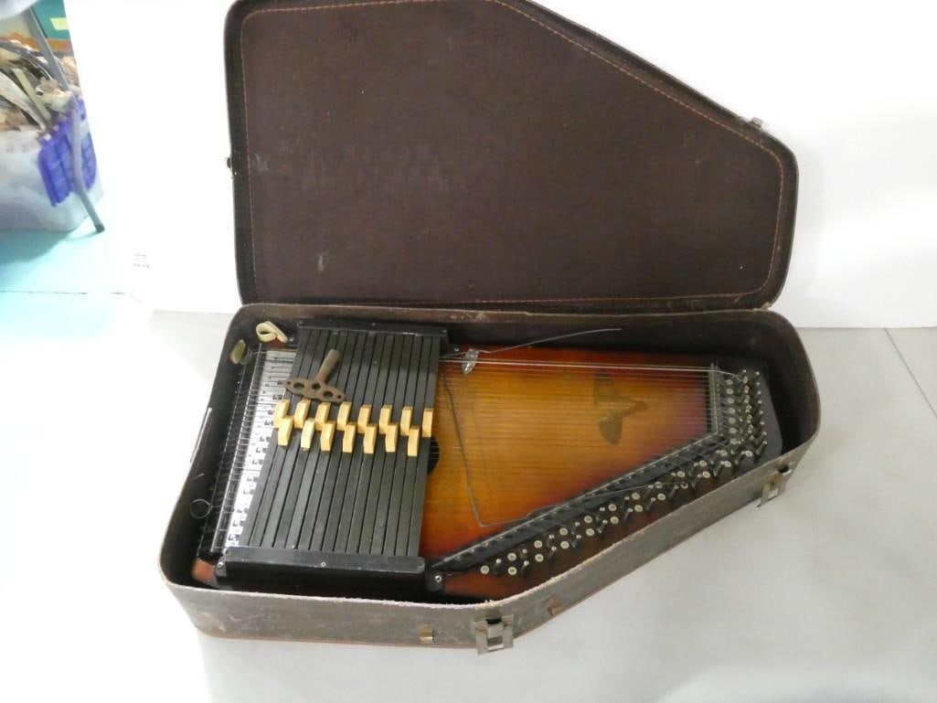 Autoharp with a Case: Autoharp with a Case Condition: untested