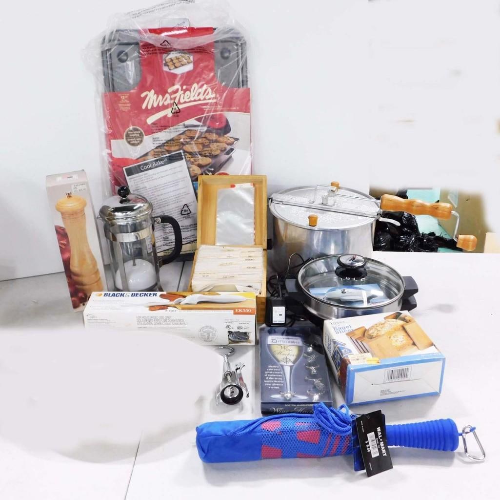 Kitchen Lot incl New Mrs Fields Baking Sheet, Pepper Mill, Popcorn Popper, Black & Decker Knife, (1 of 4)