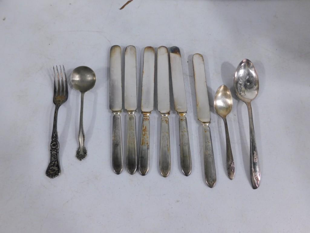 Lot of Vintage Flatware: Lot of Vintage Flatware