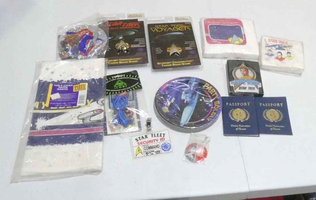 Star Trek Lot incl Talking Sound Badges, Star Trek Passports, Star Fleet Security ID, (1 of 5)