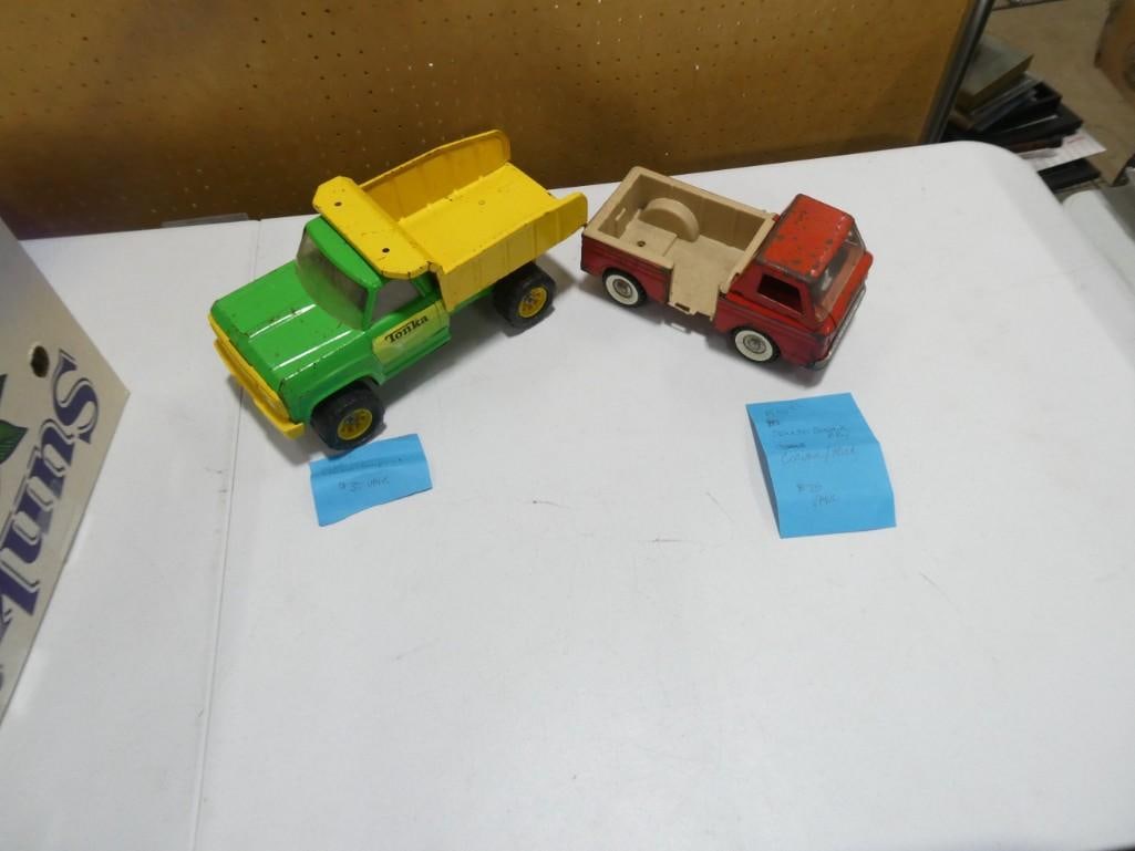 2 Vintage Toy Trucks incl 1980s Tonka Dump Truck and 1950s Structo Corvair Body Truck (1 of 3)