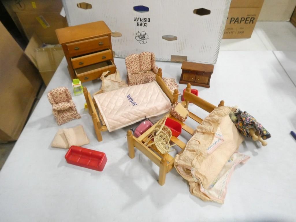 Lot of assorted Doll Furniture, etc. (1 of 5)