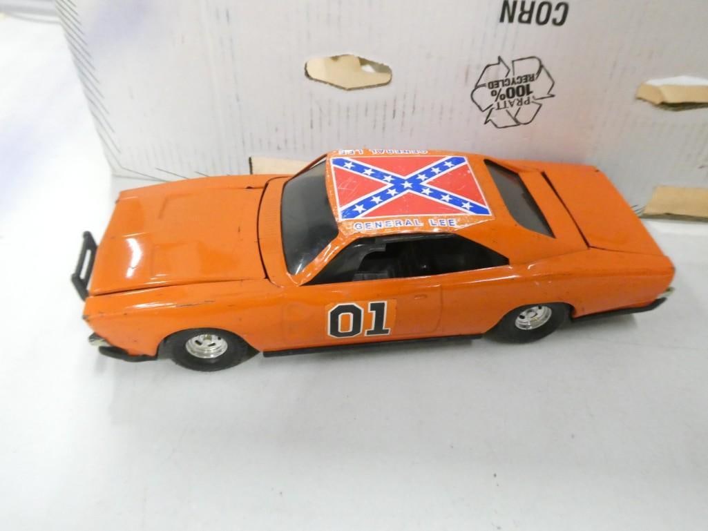 The Dukes of Hazzard General Lee Warner Bros Edition Die Cast Car - Larger Scale (1 of 7)
