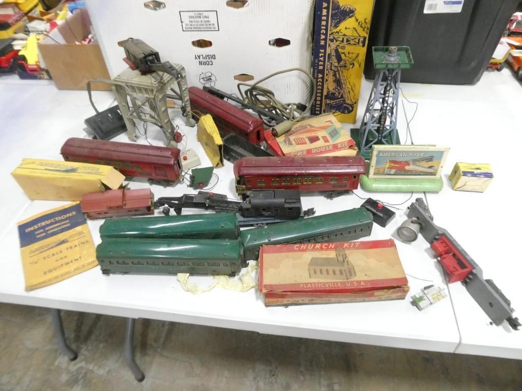 Large Lot of Vintage O Scale Train Cars and Accessories - See all pictures (1 of 13)