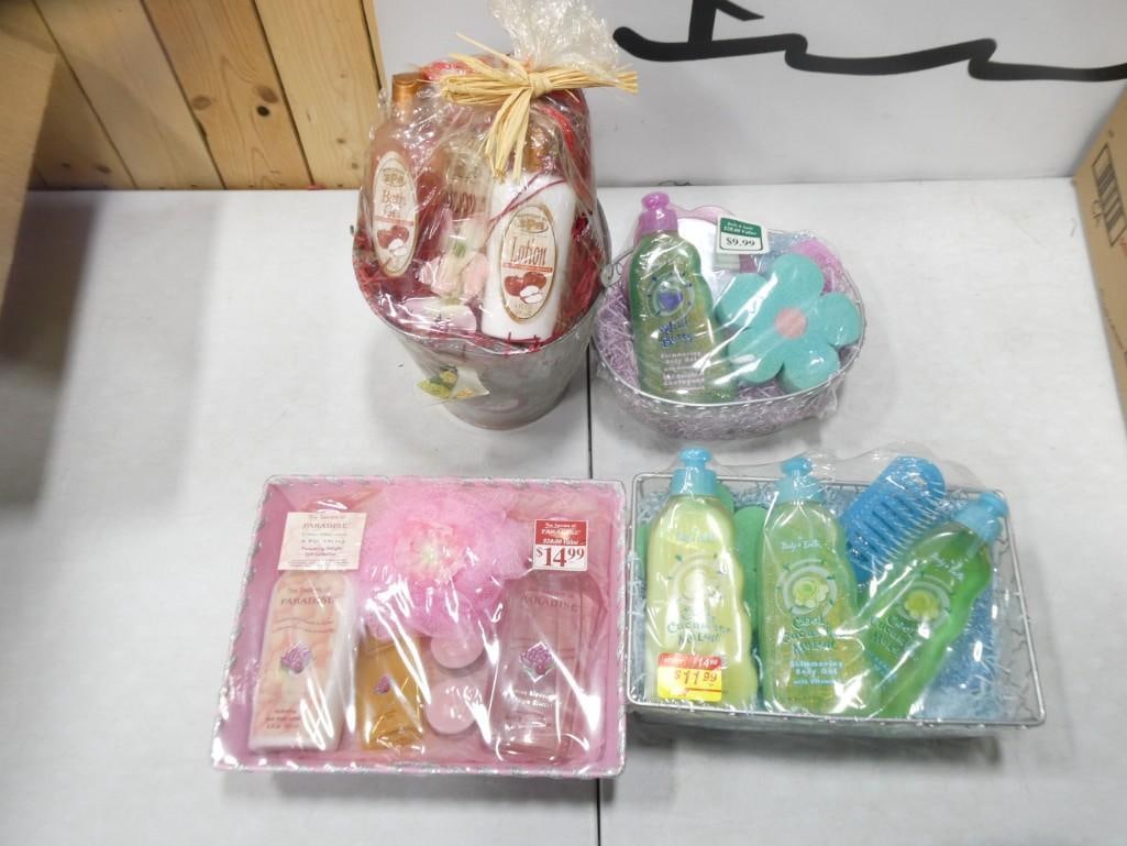 Lot of 4 Bath Gift Sets (1 of 7)