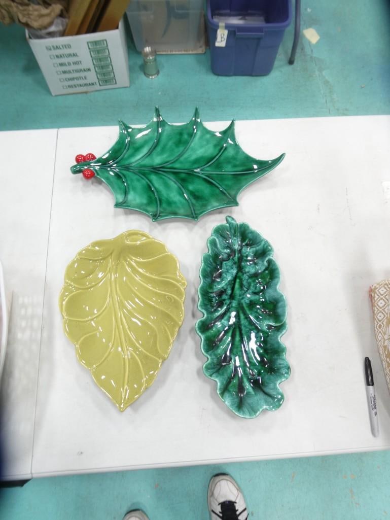 Leaf Trays incl Vintage Ceramic Christmas Holly Tray and 2 Leaf Trays/Shallow Bowls (1 of 5)