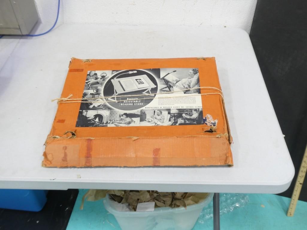 Vintage Replogle Adjustable Reading Stand (1 of 3)