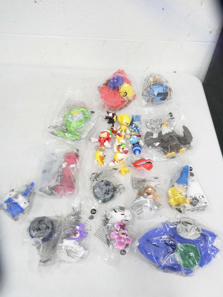 Small Toys incl Sonic the Hedgehog Figures and Burger King Toys: Small Toys incl Sonic the Hedgehog Figures and Burger King Toys