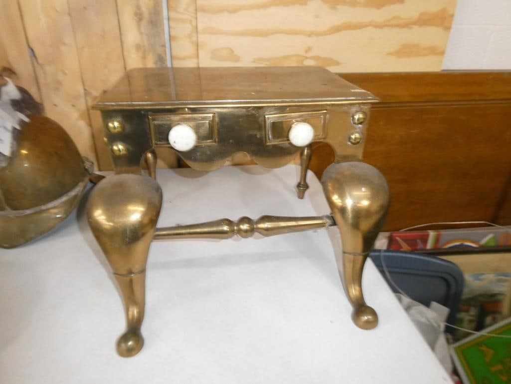 Victorian Handled Brass Footman - this is extremely heavy!: Victorian Handled Brass Footman - this is extremely heavy!