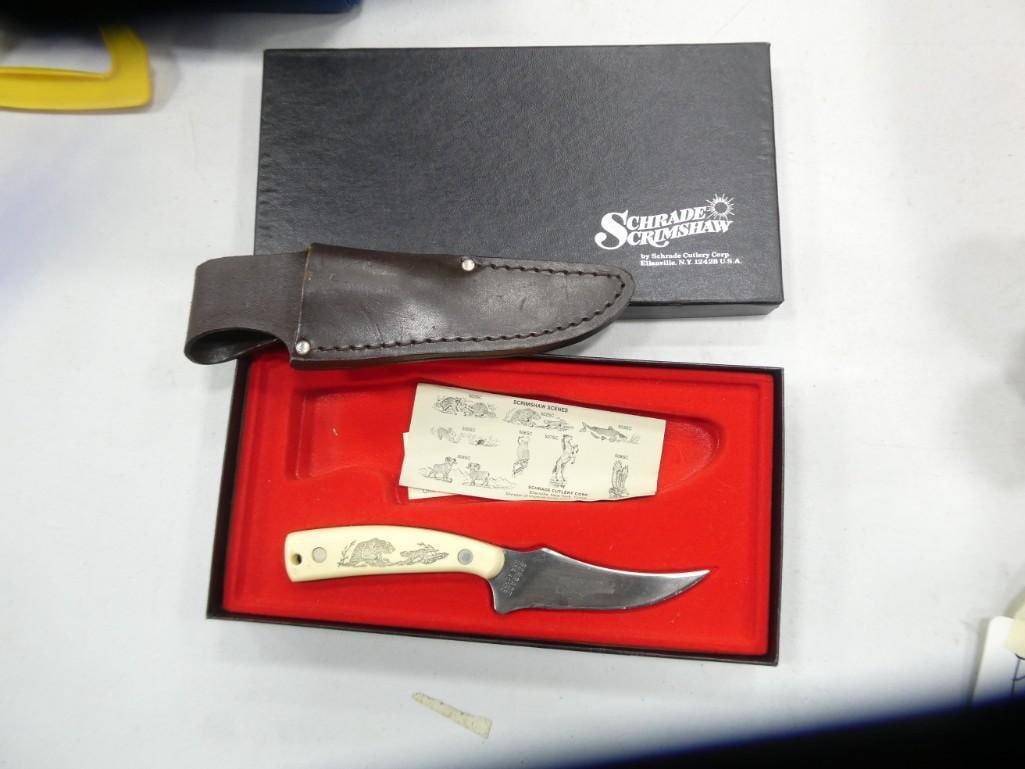 Schrade Scrimshaw Knife with Sheath in Original Box: Schrade Scrimshaw Knife with Sheath in Original Box