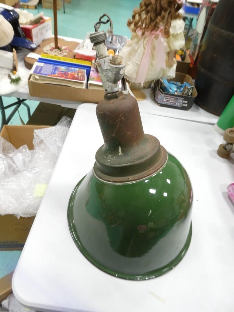 Vintage Enameled Industrial Light (1 of 4)