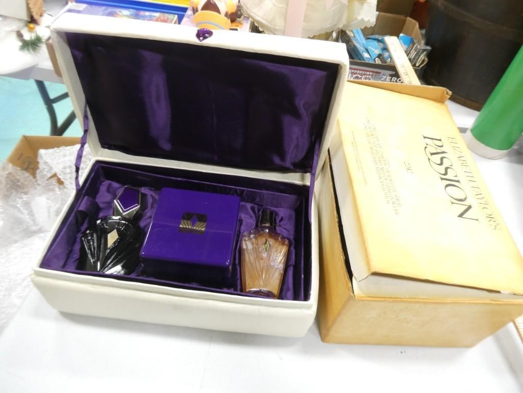 Elizabeth Taylor Passion Gift Set (1 of 5)