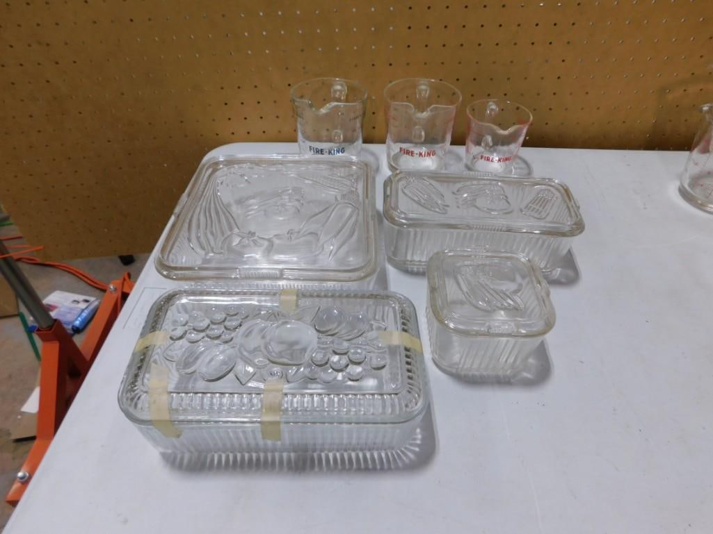 Glass Lot incl Fire King Measuring Cups, Refrigerator Boxes with Fruit and Vegetable Design Lids (1 of 7)