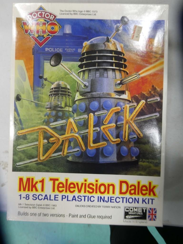 Doctor Who MK1 Television Dalek 1-8 Scale Plastic Injection Kit New in Open Box: Doctor Who MK1 Television Dalek 1-8 Scale Plastic Injection Kit New in Open Box