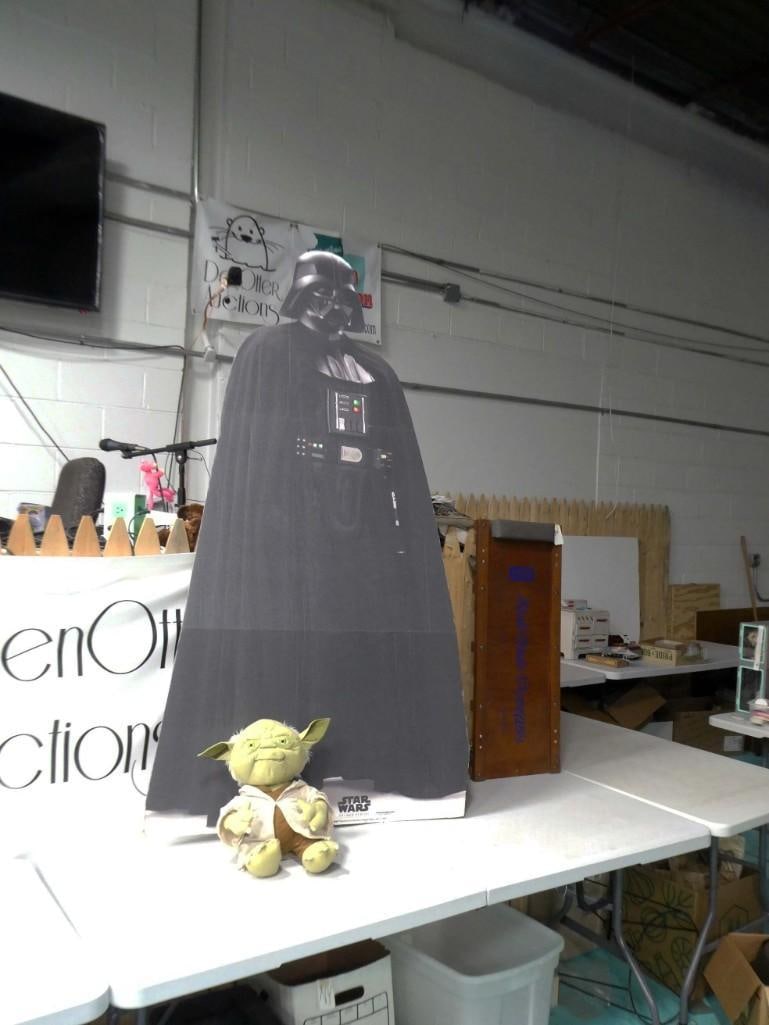 Star Wars Lot incl Plush Yoda and Large Darth Vader Standee Cardboard Cut Out (1 of 5)