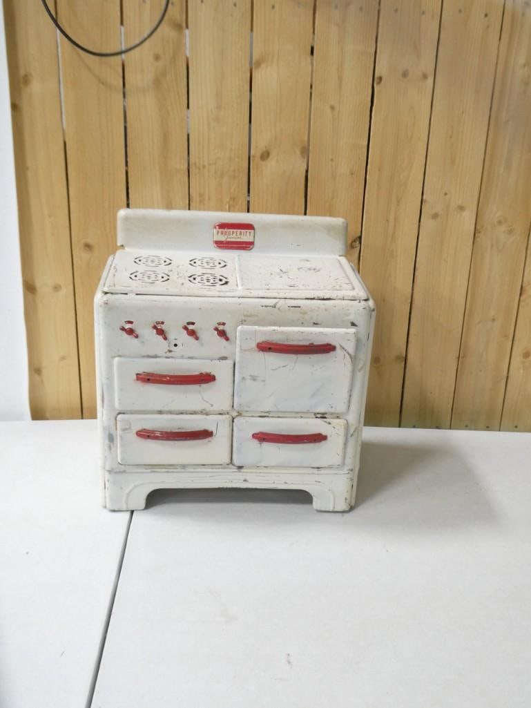 Vintage 1950s Child's Toy Stove and Oven Prosperity Junior: Vintage 1950s Child's Toy Stove and Oven Prosperity Junior