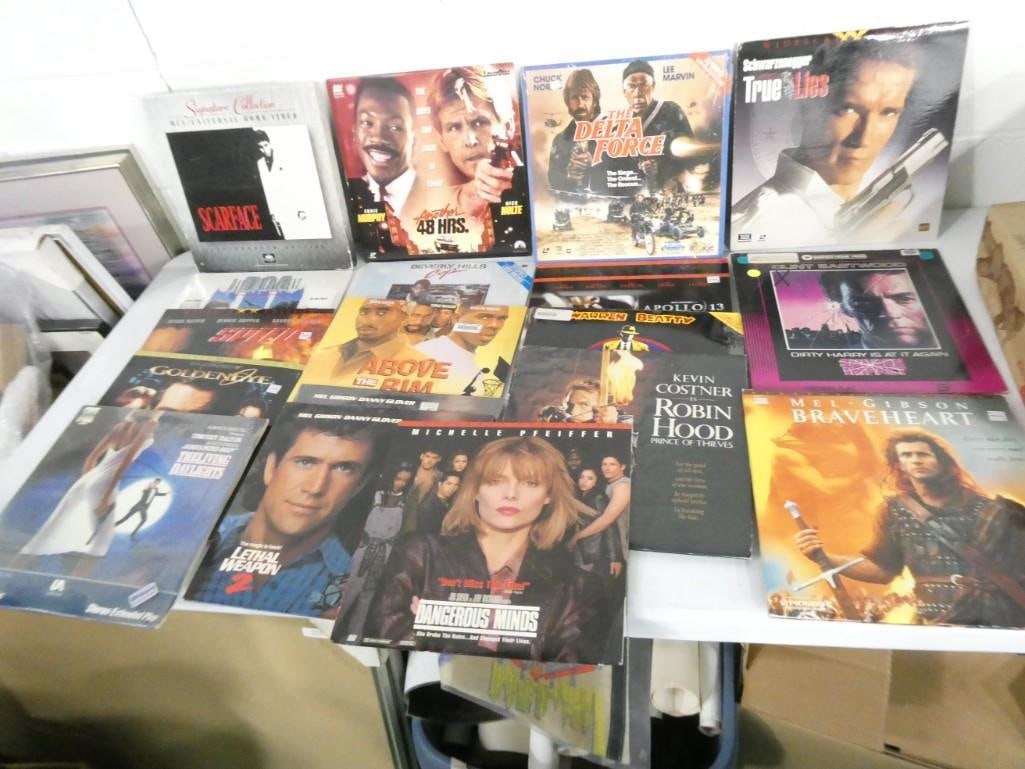 Lot of assorted Laserdisc Movies including Scarface, James Bond, Dangerous Minds, Braveheart, True L (1 of 5)