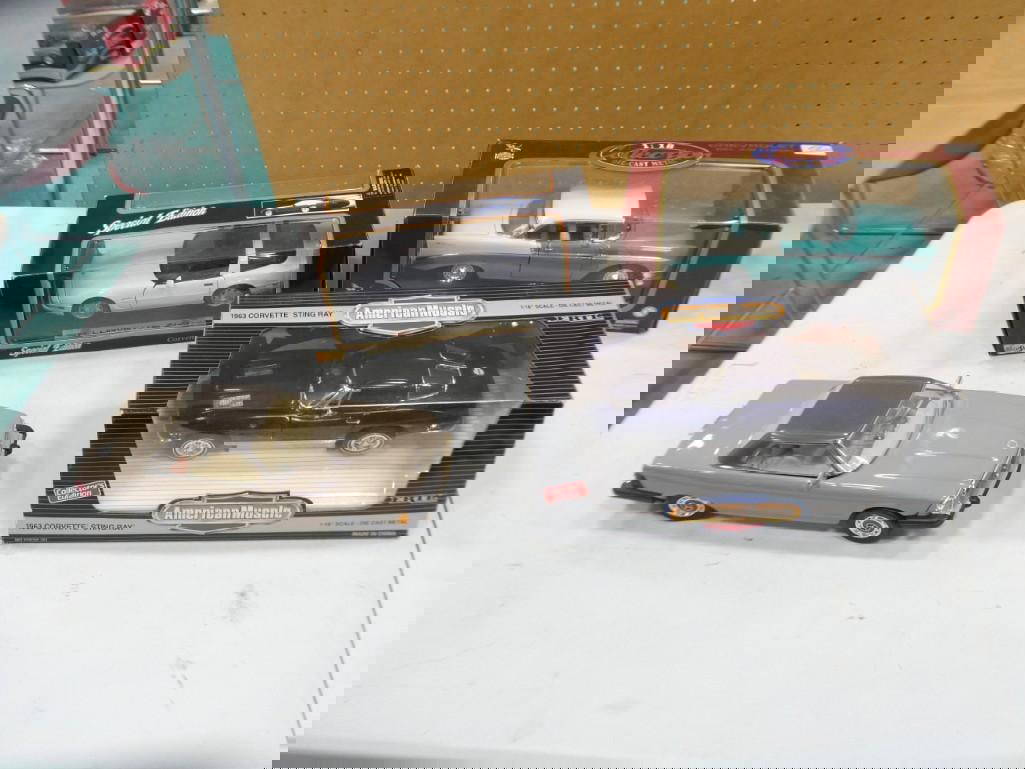 Die Cast Model Cars 118 Scale Plus A Jim Beam Mercedes Car Decanter