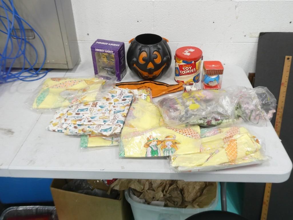 Collectibles incl Halloween Blow Mold Pumpkin Basket, Halloween Night Light, (1 of 7)