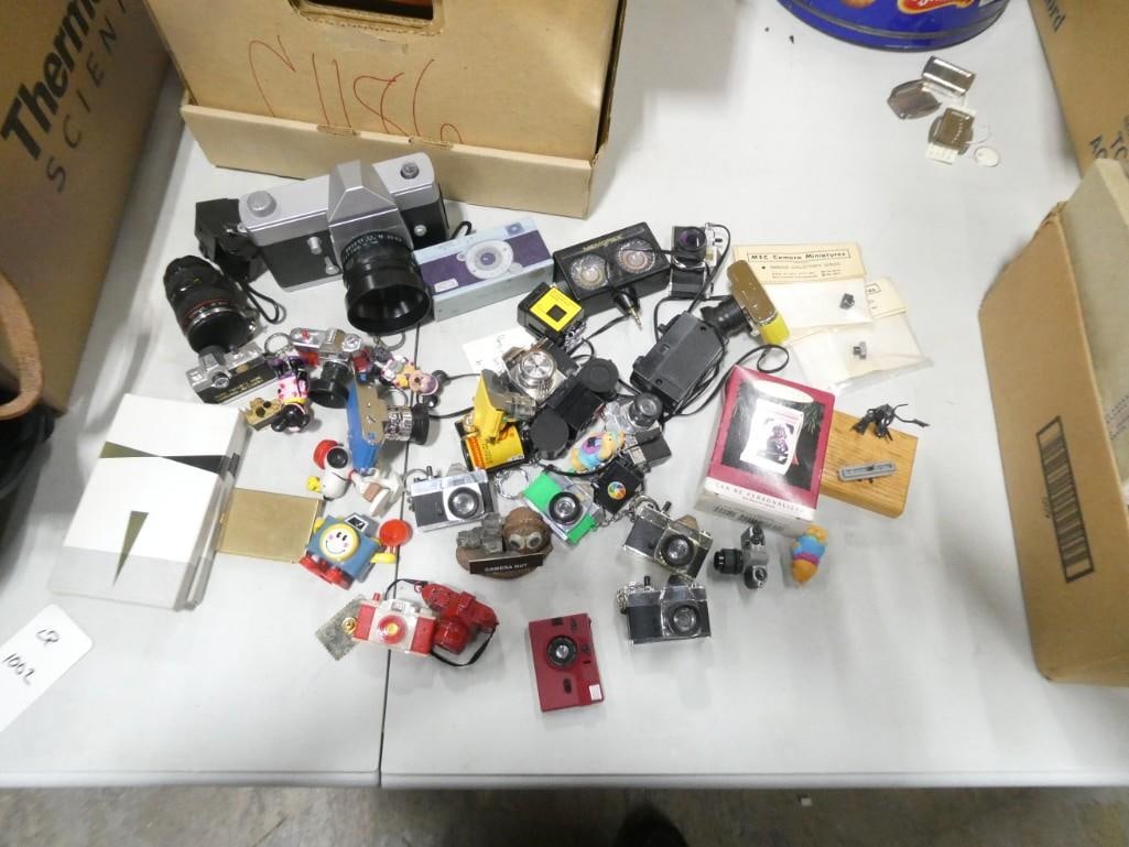 Lot of Novelty Camera and Photography Figures, Items, Toys, Etc (1 of 7)