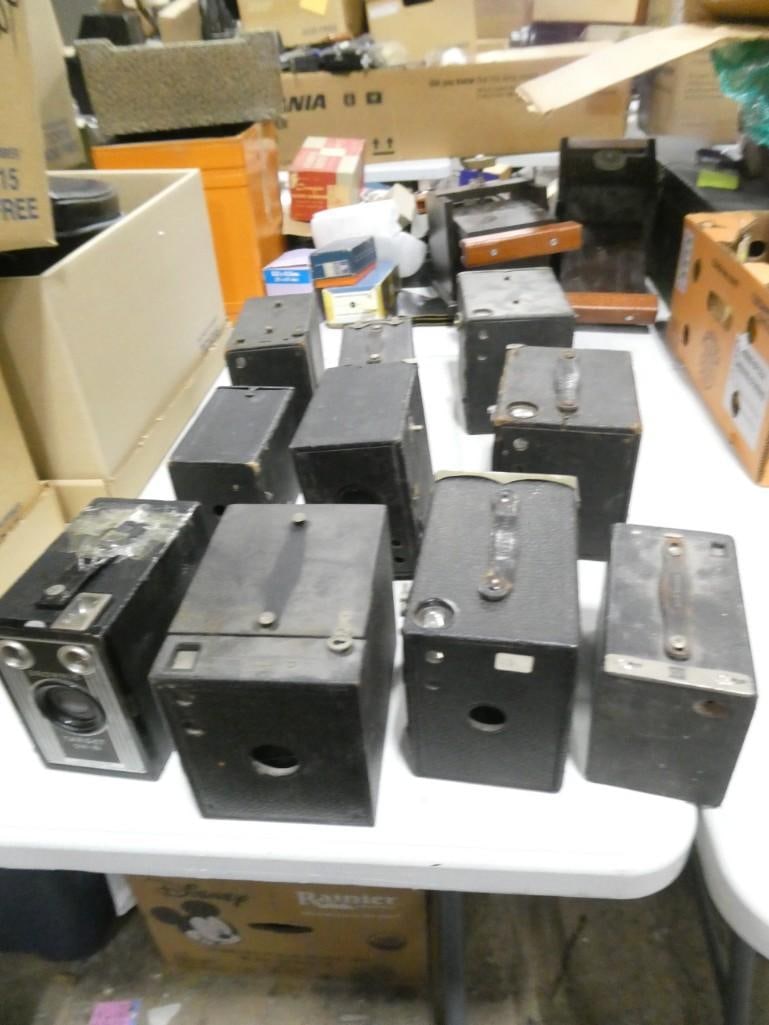 Lot of Kodak Brownie Cameras (1 of 3)