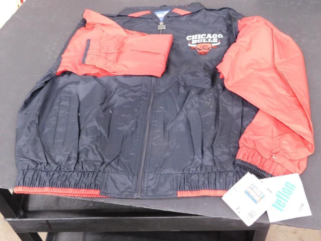 Chicago Bulls Jacket / Windbreaker size XL with original tags (1 of 4)