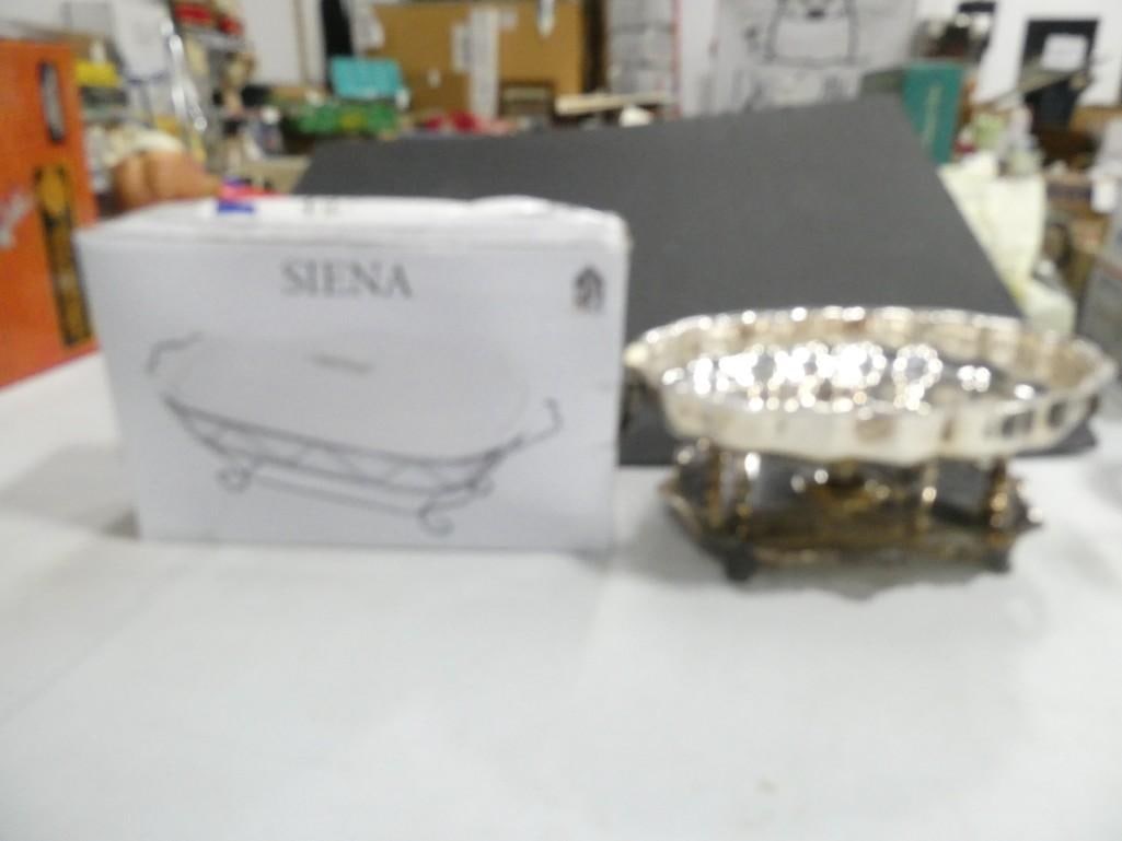 Siena 2 Quart Porcelain Covered Baker with Box and Chaffing Dish (1 of 5)