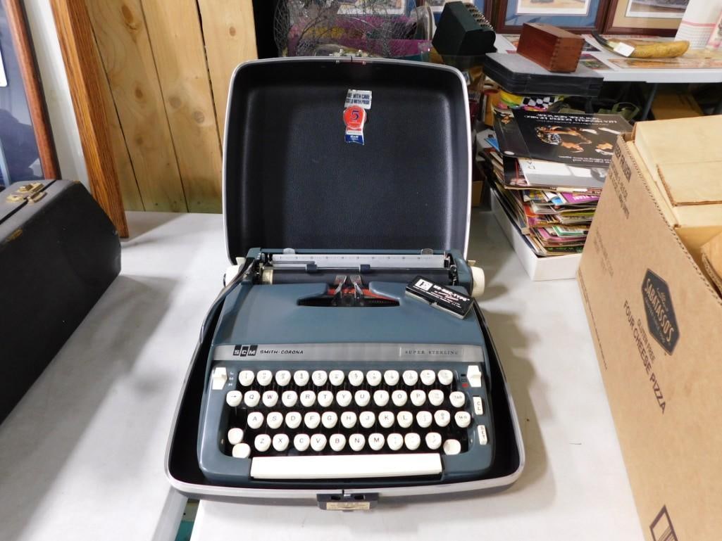 Smith Corona Manual Typewriter with Case (1 of 6)