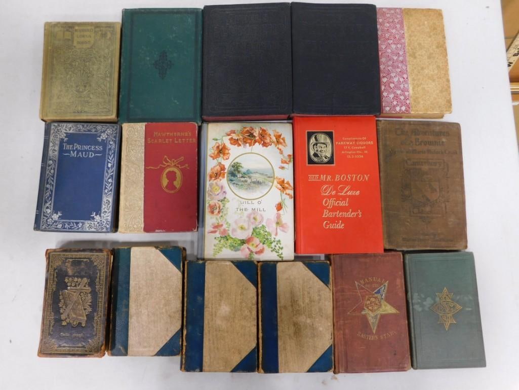 Vintage and Antique Books incl Old Mr Boston De Luxe Official Bartender's Guide, (1 of 10)