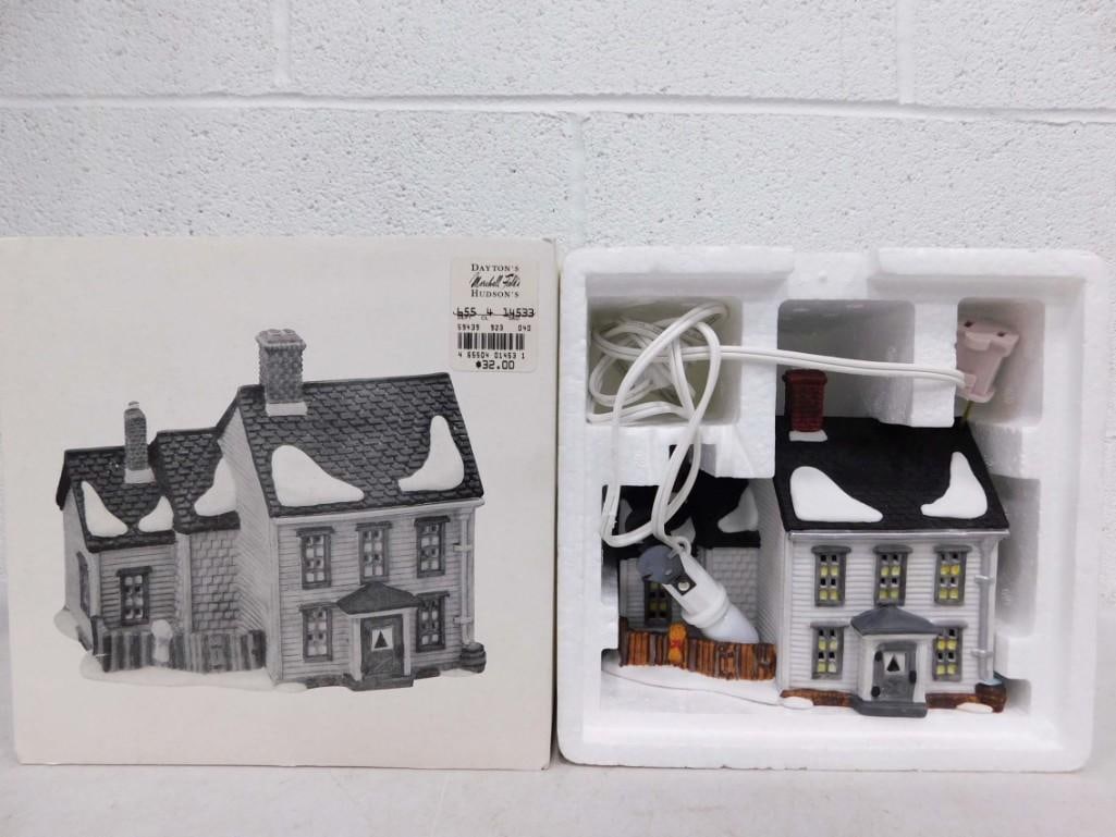 Dept 56 Jannes Mullet Amish Farm House New England Village Series Heritage Village Collection: Department 56 Jannes Mullet Amish Farm House New England Village Series Heritage Village Collection Christmas Village Building in Original Box