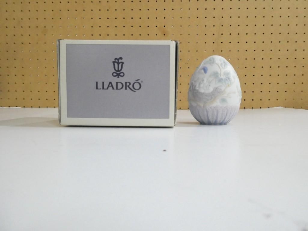 Lladro Figurine with Box - 16083 Limited Edition Egg (1 of 6)