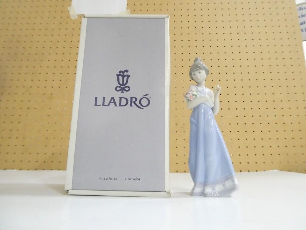 Lladro Figurine with Box 05604 Spring Token - Girl holding flowers: Lladro Figurine with Box 05604 Spring Token - Girl holding flowers