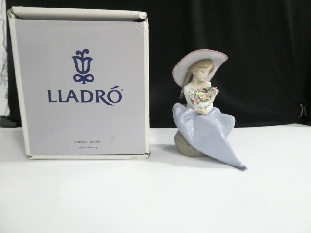 Lladro Figurine with Box 05862 Fragrant Bouquet - Girl holding Flowers: Lladro Figurine with Box 05862 Fragrant Bouquet - Girl holding Flowers
