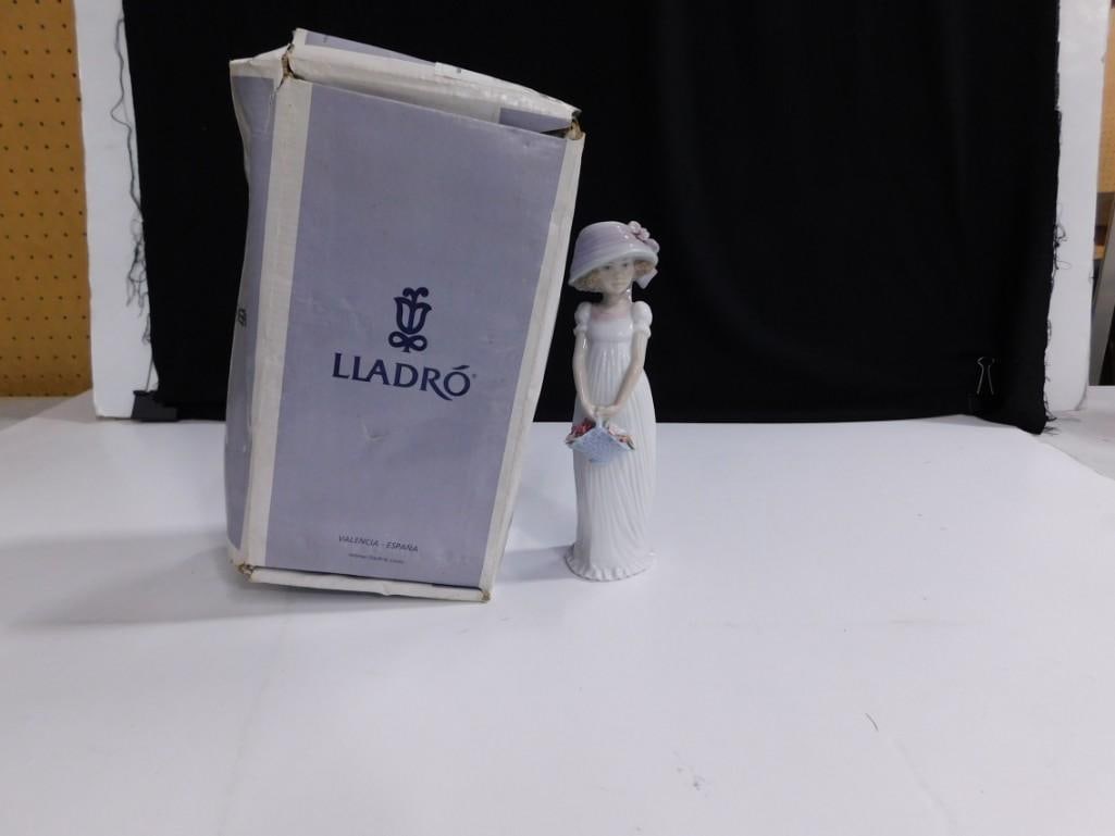 Lladro Figurine with Box - Flower Girl: Lladro Figurine with Box - Flower Girl