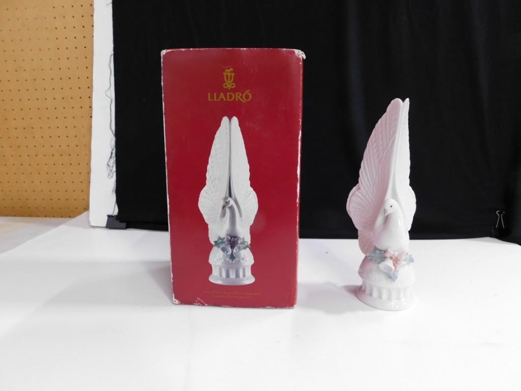 Lladro Figurine with Box - "Message of Peace" Dove (1 of 5)