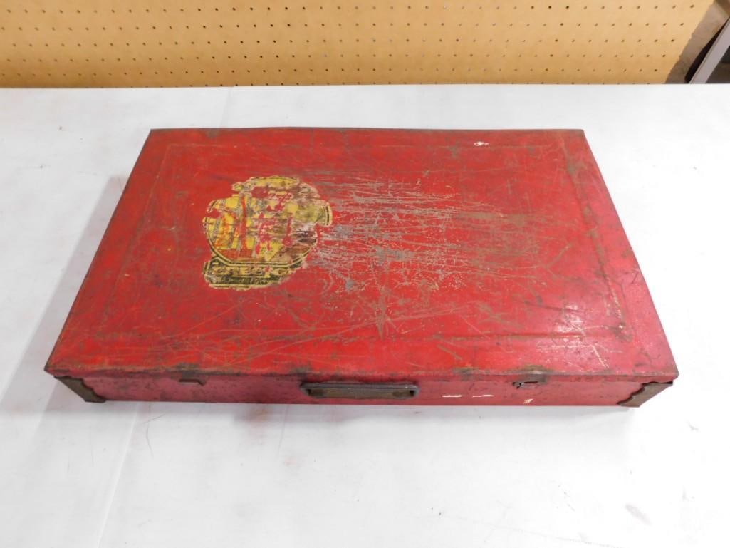 Vintage Erector Set in Metal Box (1 of 3)