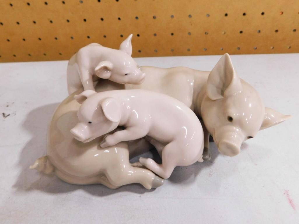 Retired Lladro 5228 Playful Piglets Porcelain Figurine NO BOX: Retired Lladro 5228 Playful Piglets Porcelain Figurine NO BOX