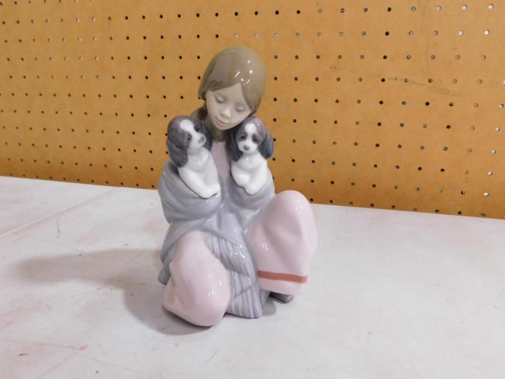 Retired Lladro 6226 Snuggle Up Porcelain Figurine NO BOX: Retired Lladro 6226 Snuggle Up Porcelain Figurine NO BOX