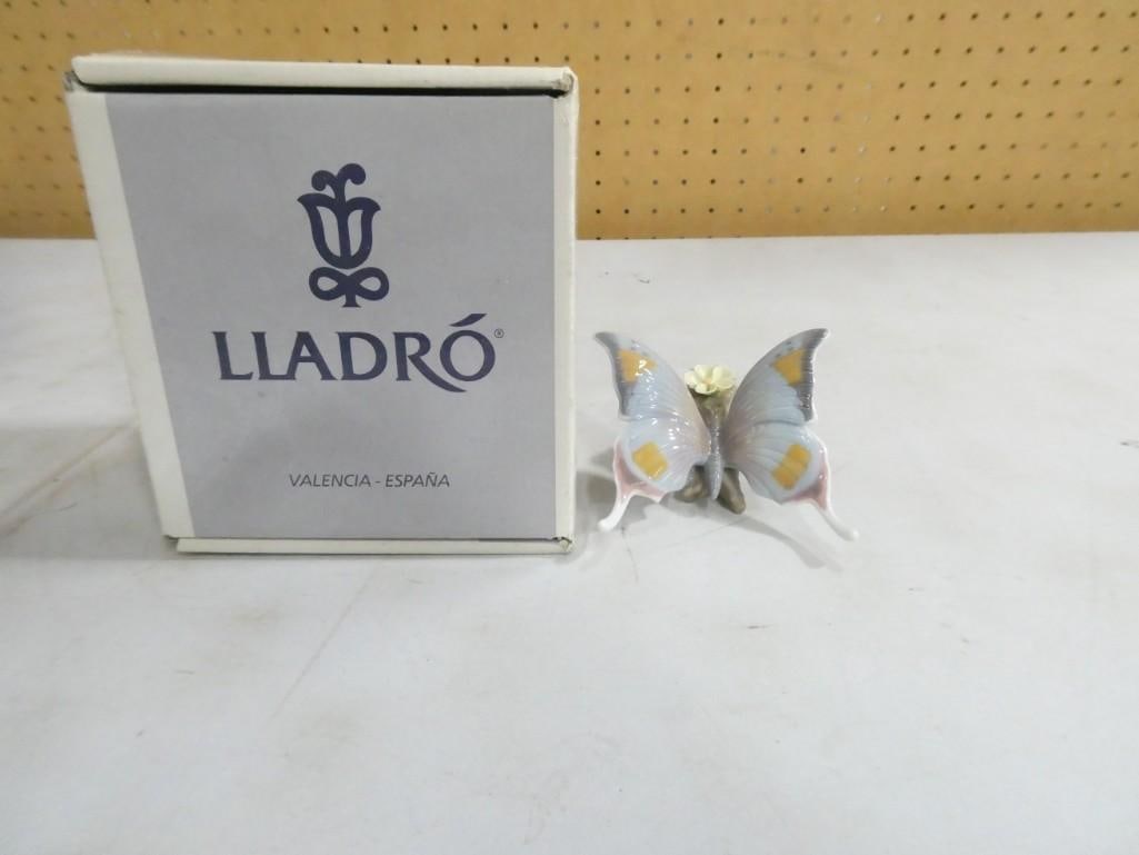 Lladro Butterfly Figurine 6703 From Nature's Palette in Original Box: Lladro Butterfly Figurine 6703 From Nature's Palette in Original Box