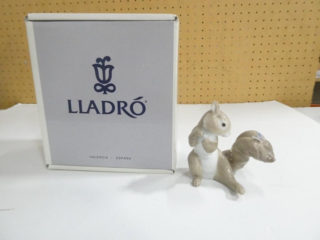 Lladro 6409 A Surprise Visit Squirrel With Butterfly on Tail Figurine in Original Box: Lladro 6409 A Surprise Visit Squirrel With Butterfly on Tail Figurine in Original Box