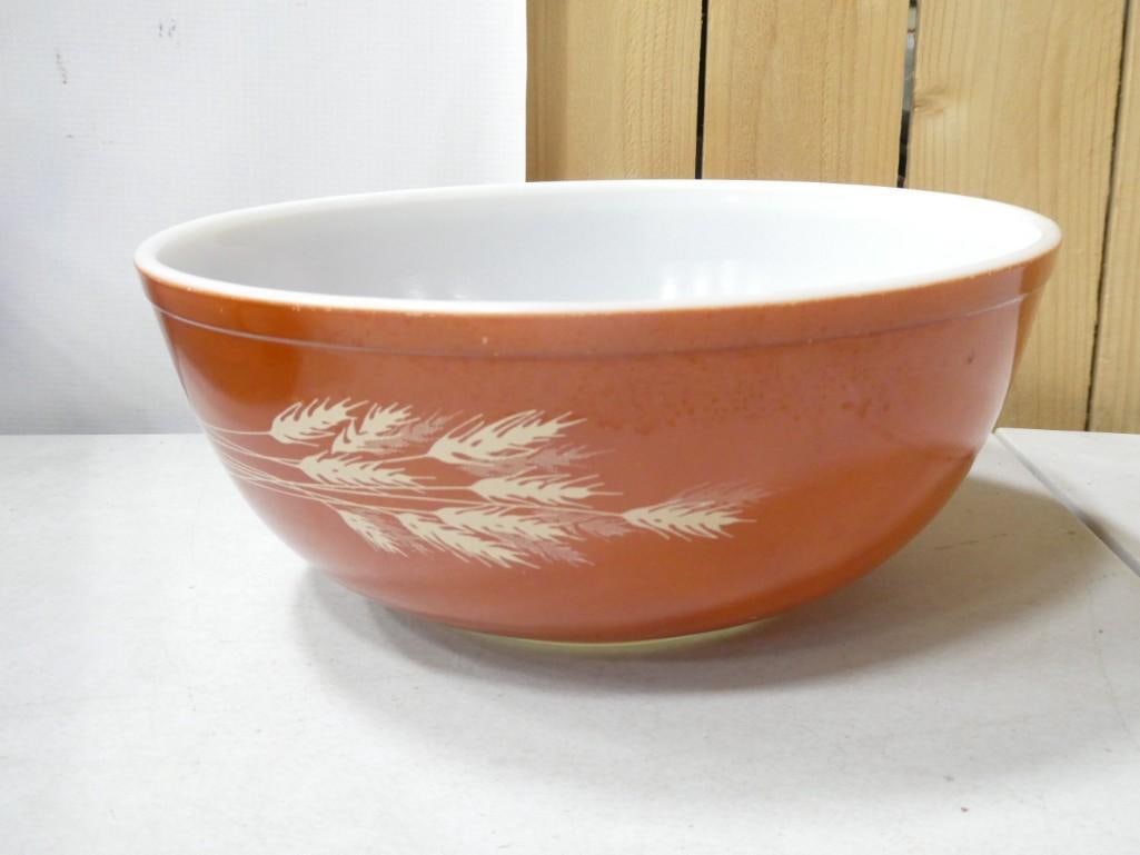 Vintage Pyrex Autumn Harvest Rust 10.5" Bowl: Vintage Pyrex Autumn Harvest Rust 10.5" Bowl