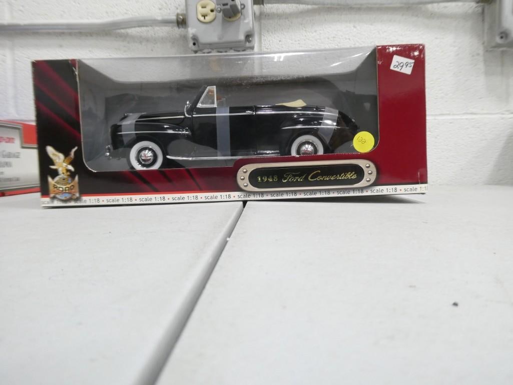 1948 Ford Convertible 1:18 Scale Die Cast Model Car Road Signature in Original Box (1 of 4)